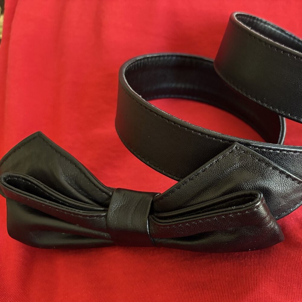 Giuliana Teso - Black Leather Double Hook Bow Belt - 32.5" to 36.5"
